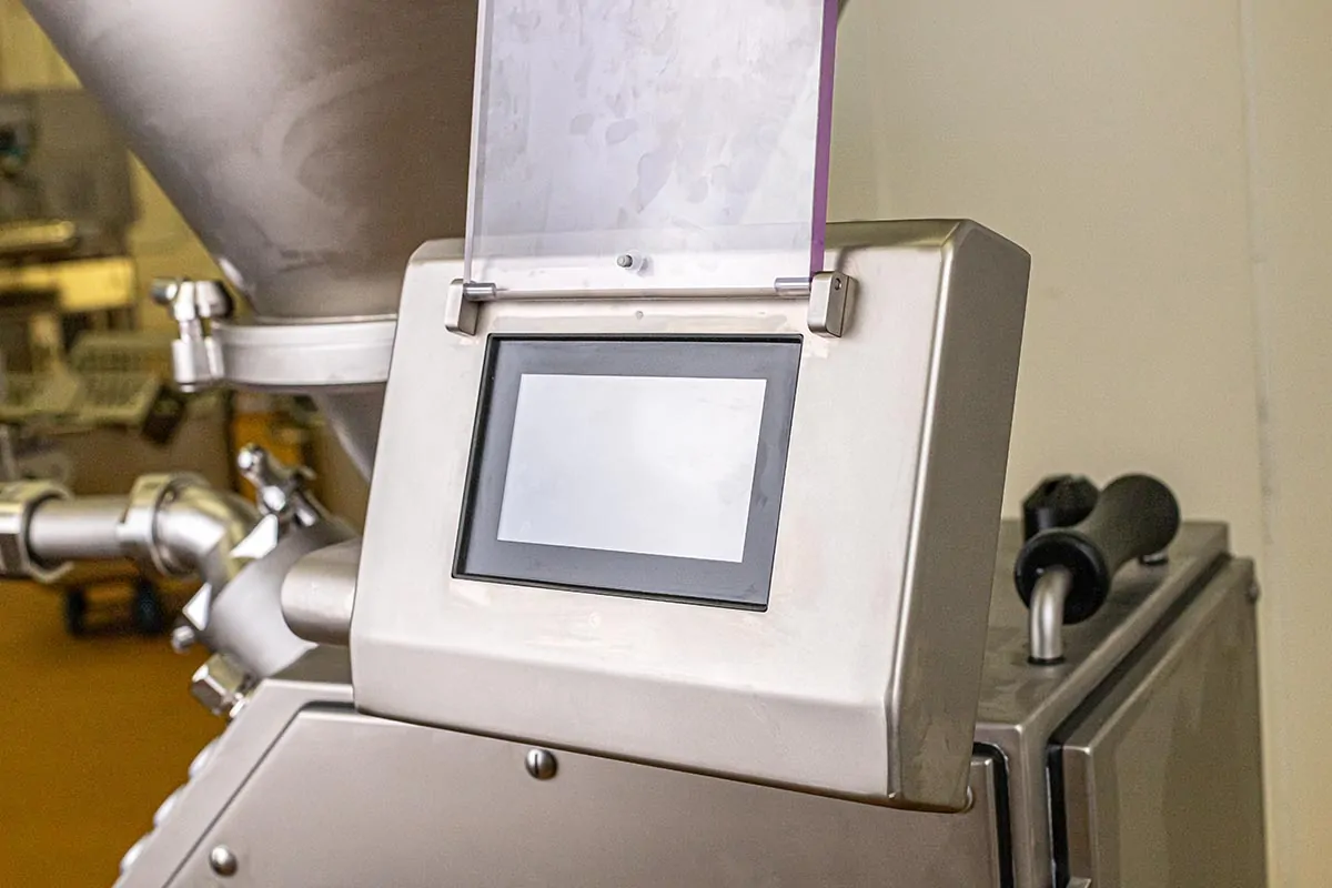 VEMAG Robot 500 به دلیل سیستم کنترل دیجیتال بسیار حساس، در وزنکشیهای پایین (مثل سوسیسهای کوکتل) بیرقیب است