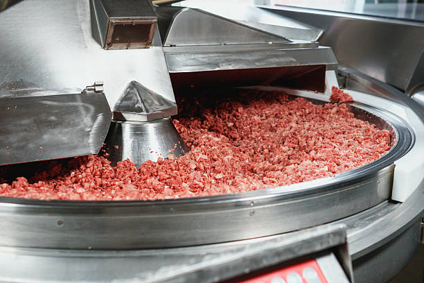 چرخ گوشت صنعتی با تیغههای تیز و قدرت موتور مناسب